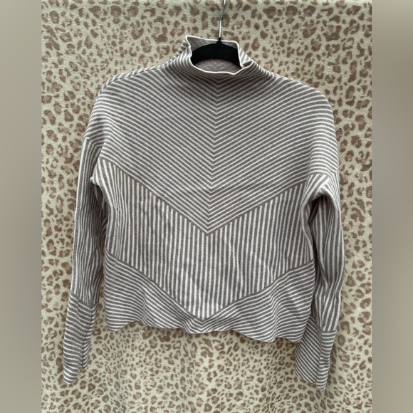 Cynthia Rowley Sweaters - Striped Women's Sweater - Gray and Cream